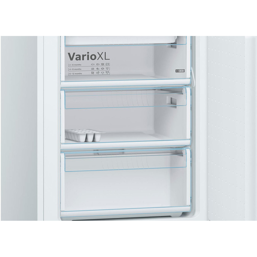 Двухкамерный холодильник Bosch KGE39AW21R