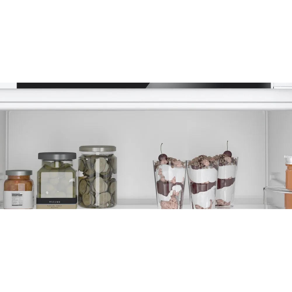 Встраиваемый однокамерный холодильник Bosch KUR21VFE0