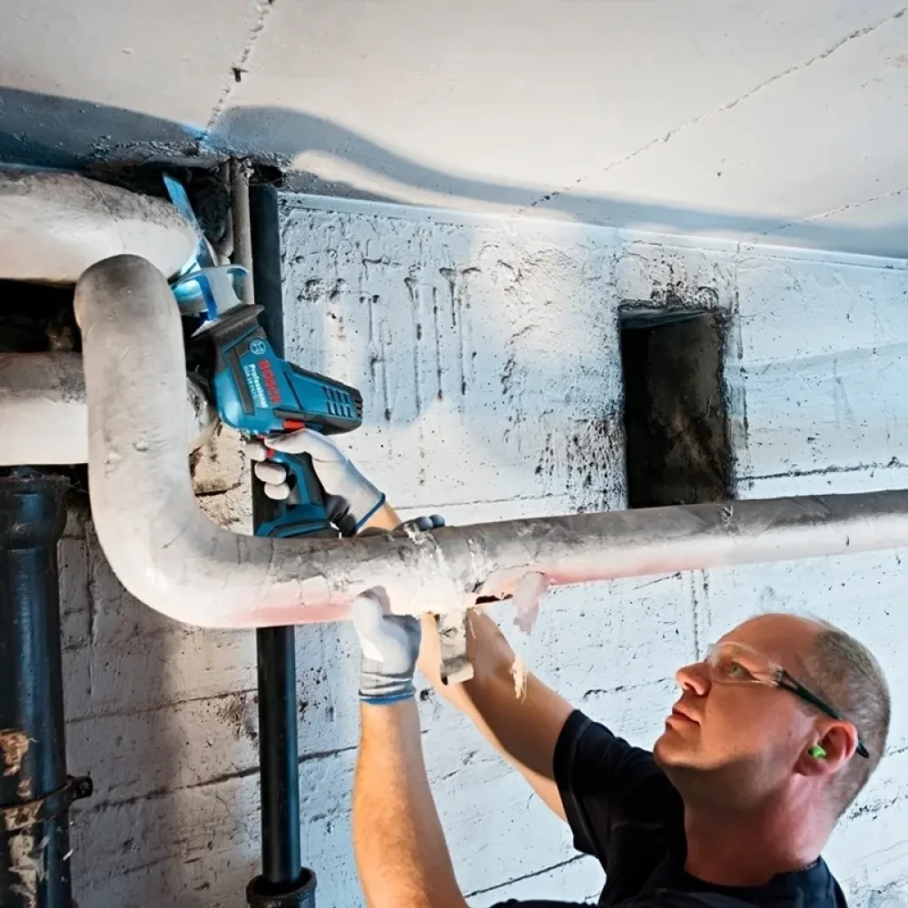 Bosch GSA 18 V-LI C Professional сабельная аккумуляторная пила (2 x 5 Ач, ЗУ), 06016A5002