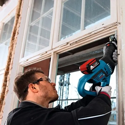 Bosch GSA 18V-32 Professional Solo аккумуляторная ножовка (без АКБ и ЗУ), 06016A8108