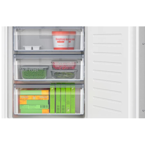 Встраиваемый двухкамерный холодильник Bosch KIN96NSE0